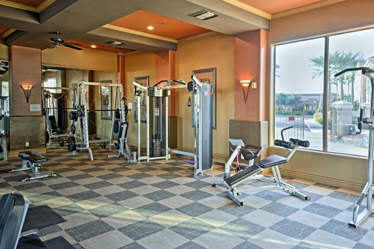 Gated Gilbert Condo Patio And Resort Amenities メサ エクステリア 写真
